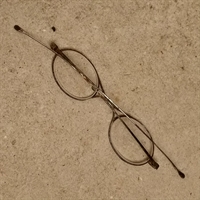 ovale glas metal sygekasse briller gamle læsebriller